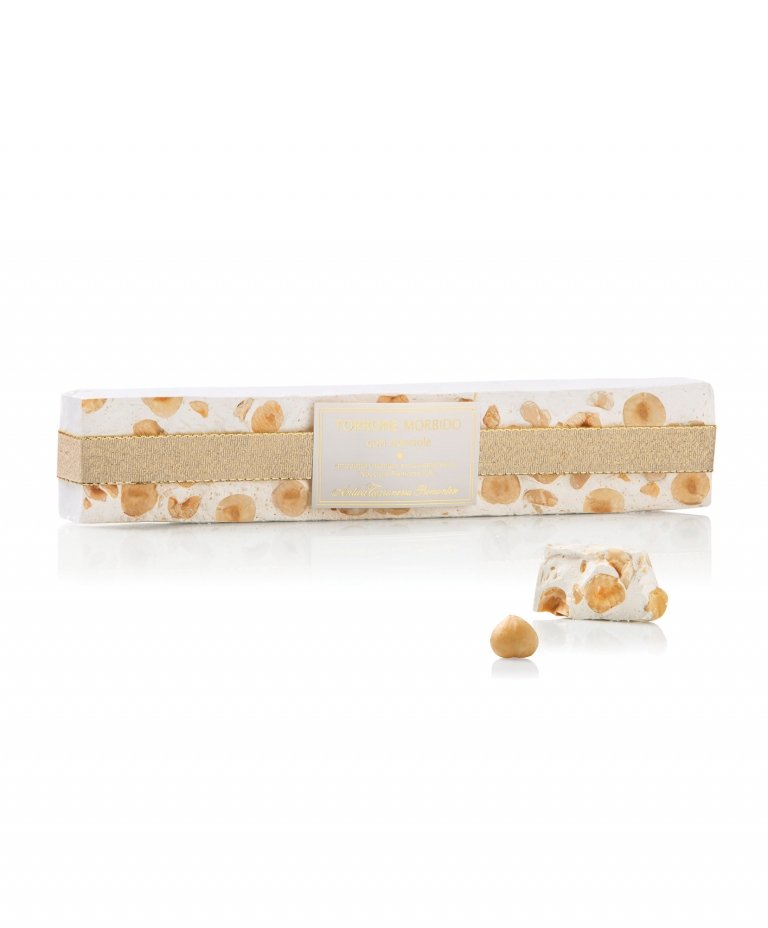 TORRONE MORBIDO CON NOCCIOLE