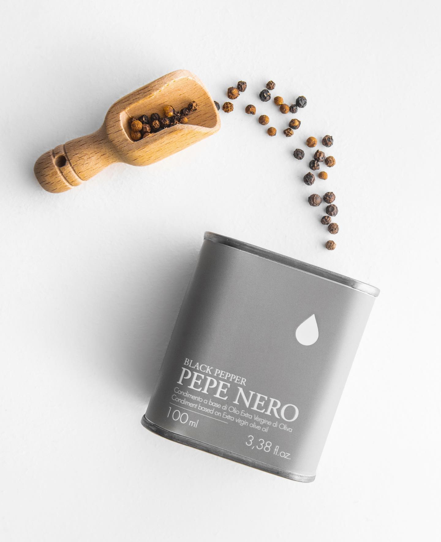 OLIO EXTRAVERGINE AL PEPE NERO