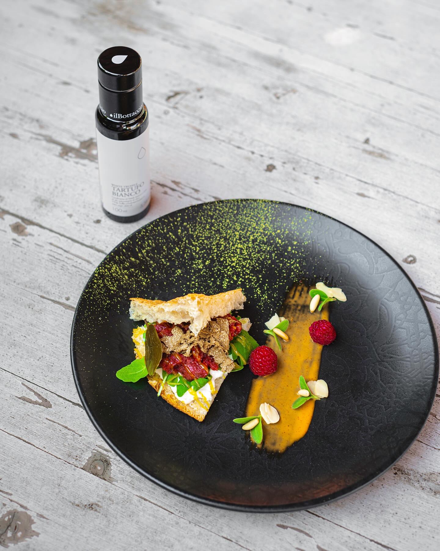 OLIO EXTRAVERGINE AL TARTUFO BIANCO